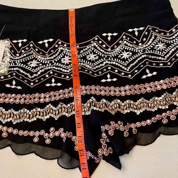 Forever 21 sequined/beaded woven shorts - Picture 4 of 4